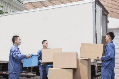 Local moving van service for Whitechapel offices and businesses